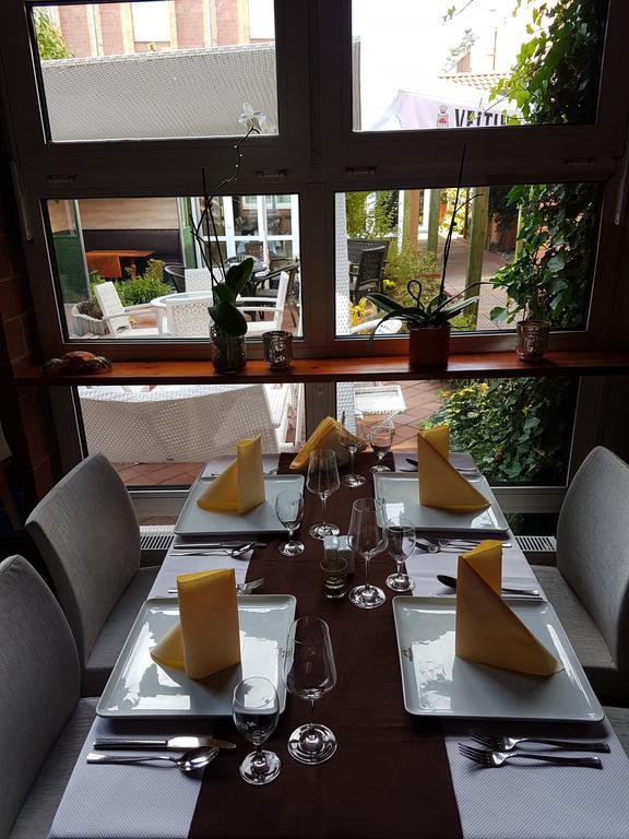 Fergana Uebersee Hotel เบรเมอร์ฮาเฟิน ภายนอก รูปภาพ