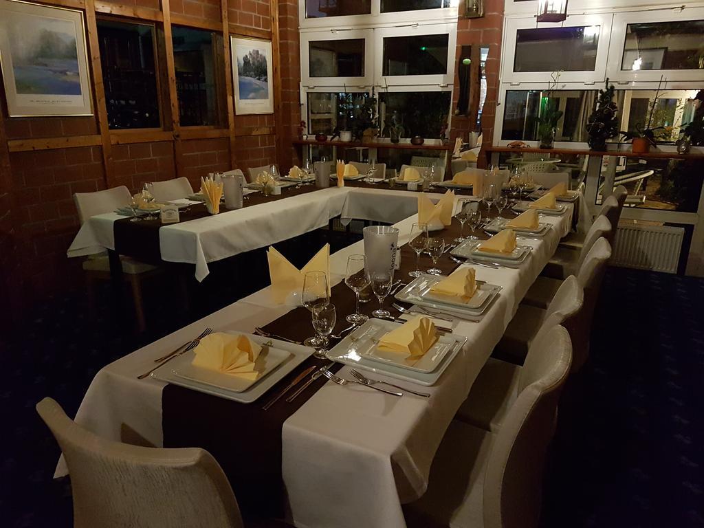 Fergana Uebersee Hotel เบรเมอร์ฮาเฟิน ภายนอก รูปภาพ