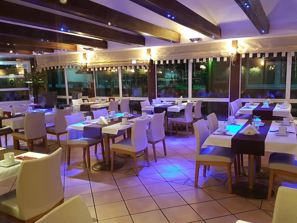 Fergana Uebersee Hotel เบรเมอร์ฮาเฟิน ภายนอก รูปภาพ